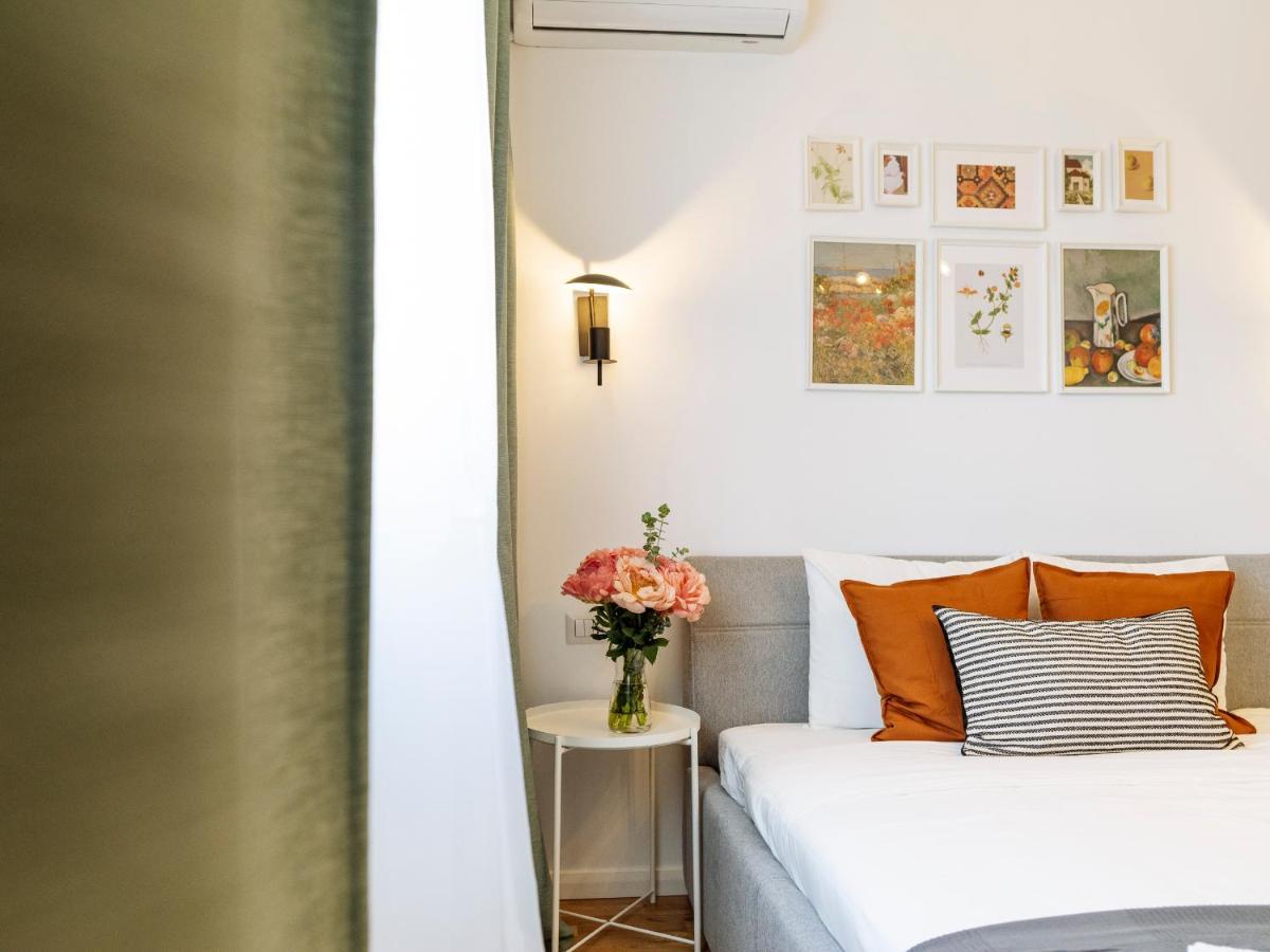 Beautiful Modern Studio - Cismigiu Park - Netflix Bucarest Esterno foto