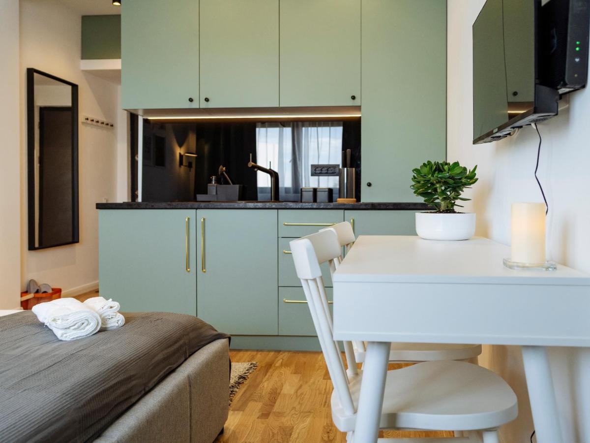 Beautiful Modern Studio - Cismigiu Park - Netflix Bucarest Esterno foto