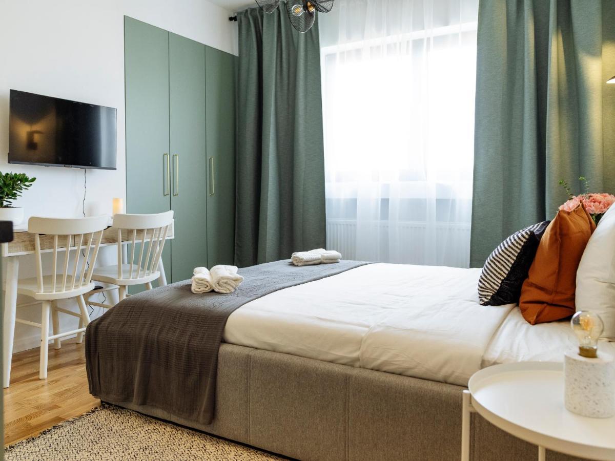 Beautiful Modern Studio - Cismigiu Park - Netflix Bucarest Esterno foto